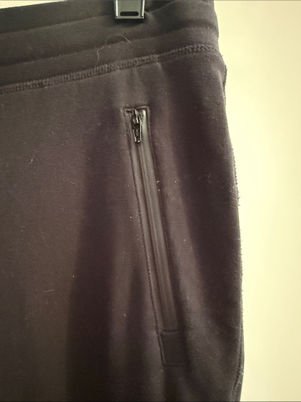 Alo Yoga Black Modal Cotton Moto Zipper Pocket Jogger Sweatpants size M - Picture 4 of 7